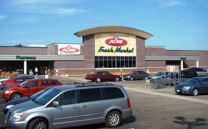 Pictures of Retail property located at 2809 Whipple Ave NW, Canton, OH 44708 for lease - image #1