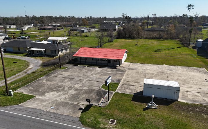 Pictures of Office property located at 2512 Westwood Rd, Westlake, LA 70669 for lease - image #1