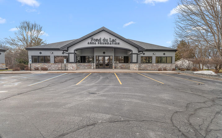 Pictures of Retail, Office property located at 1020 S MAIN, Fond Du Lac, WI 54935 for lease - image #1