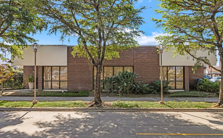 Pictures of Office property located at 2146 Johnson St, Fort Myers, FL 33901 for lease - image #1