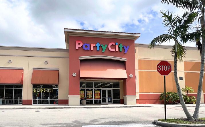 Pictures of Retail property located at 10640 NW 19th Ln, Miami, FL 33182 for lease - image #1