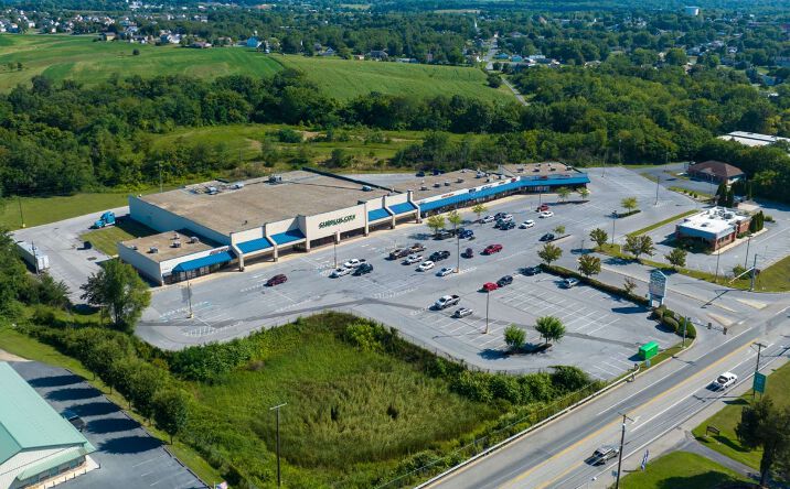 Pictures of Retail property located at 875 Lincoln Way W, Chambersburg, PA 17202 for lease - image #1