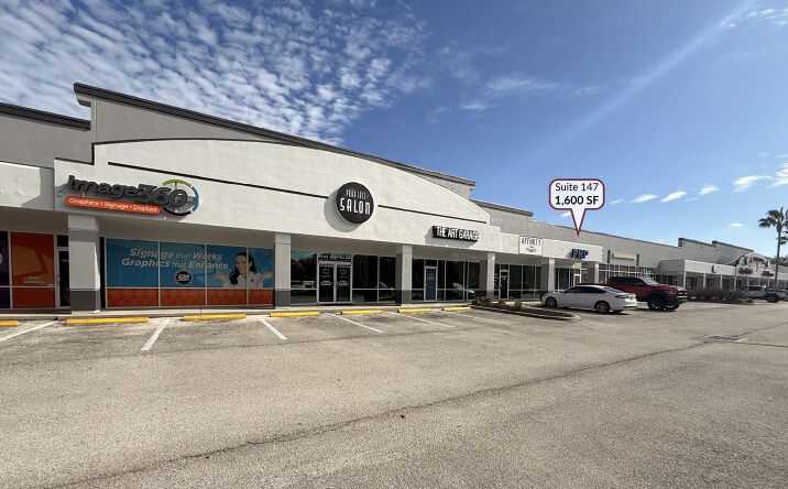 Pictures of Retail, Office, Restaurant property located at 2683 St Johns Bluff Rd S, Jacksonville, FL 32246 for lease - image #1