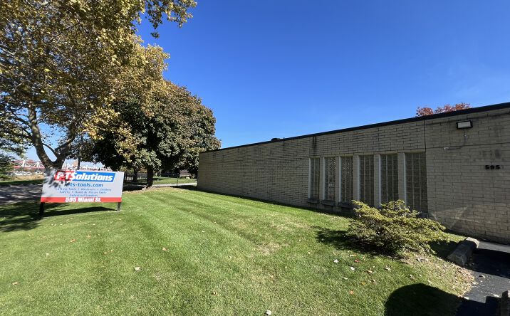Pictures of Retail, Industrial property located at 595 Miami St, Akron, OH 44311 for lease - image #1