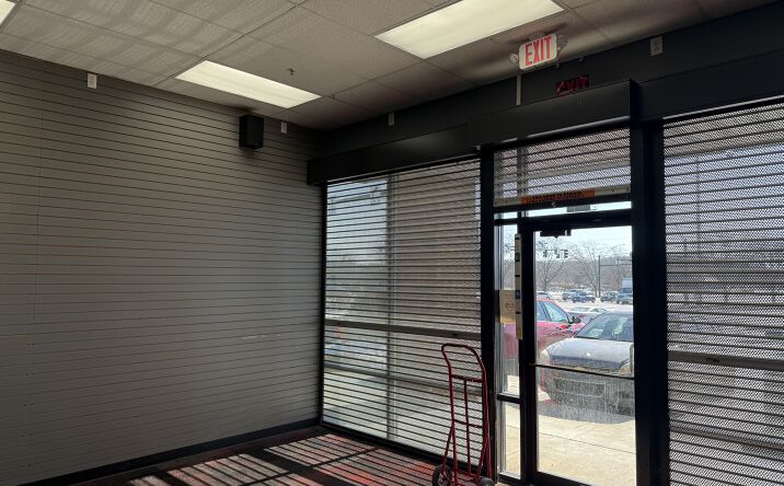 Pictures of Retail property located at 1605 W Dorothy Ln, Kettering, OH 45439 for lease - image #1