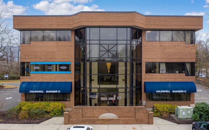 Pictures of Office property located at 2 Corporate Dr, Shelton, CT 06484 for lease - image #1