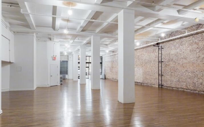Pictures of Retail property located at W 27th St, New York, NY 10001 for lease - image #1