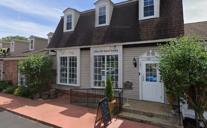 Pictures of Retail property located at 121 Ghent Rd, Fairlawn, OH 44333 for lease - image #1
