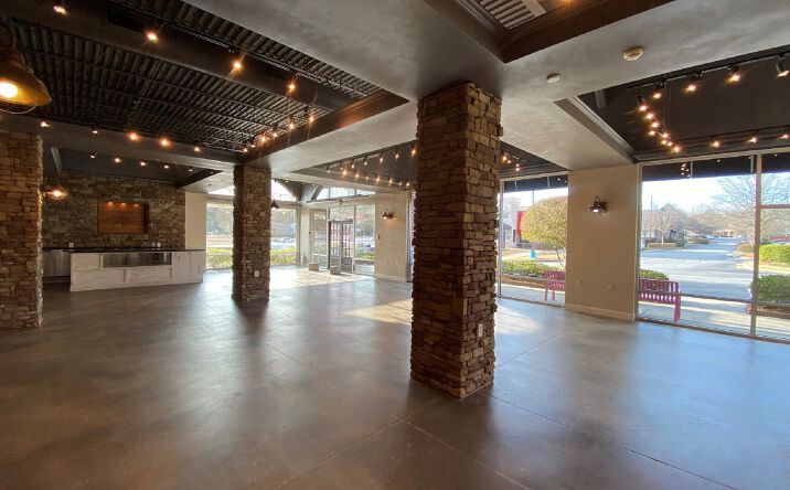 Pictures of Retail property located at 2523 Airport Thruway, Columbus, GA 31904 for lease - image #1