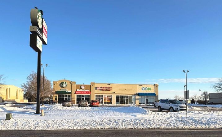 Pictures of Retail property located at 1502 E 17th Ave, Hutchinson, KS 67501 for lease - image #1