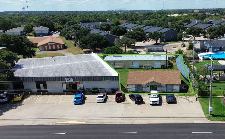 Pictures of Retail property located at 3600 E 29th St, Bryan, TX 77802 for lease - image #1