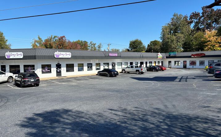 Pictures of Retail, Office property located at 210 Westgate Mall Dr, Spartanburg, SC 29301 for lease - image #1