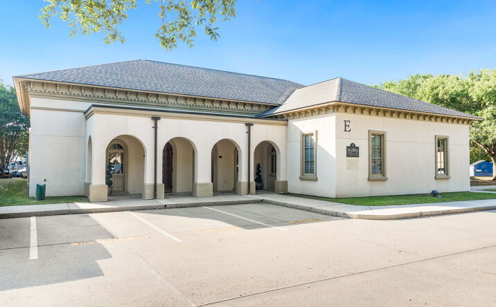 Pictures of Office property located at 4906 Ambassador Caffery Pkwy, Bldg. E, Lafayette, LA 70508 for lease - image #1