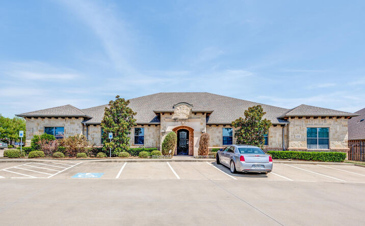 Pictures of Office property located at 8209 Mid Cities Blvd, North Richland Hills, TX 76182 for lease - image #1