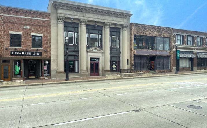 Pictures of Office property located at 119 W Main St, West Dundee, IL 60118 for lease - image #1