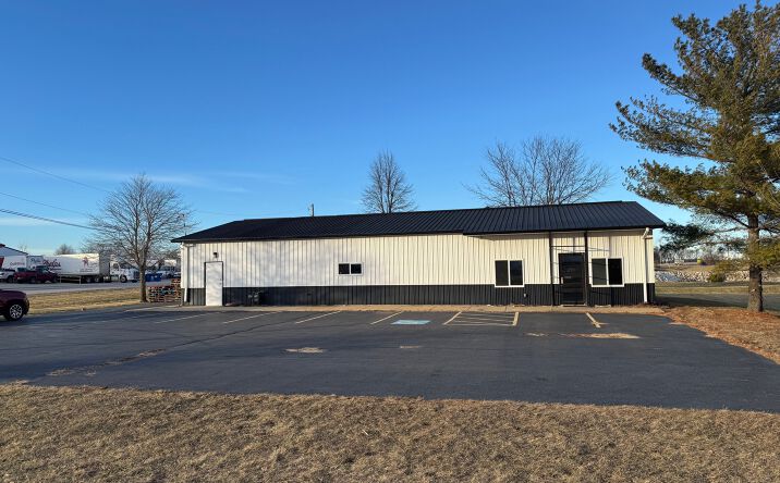 Pictures of Industrial property located at 9 Enterprise Dr, La Salle, IL 61301 for lease - image #1