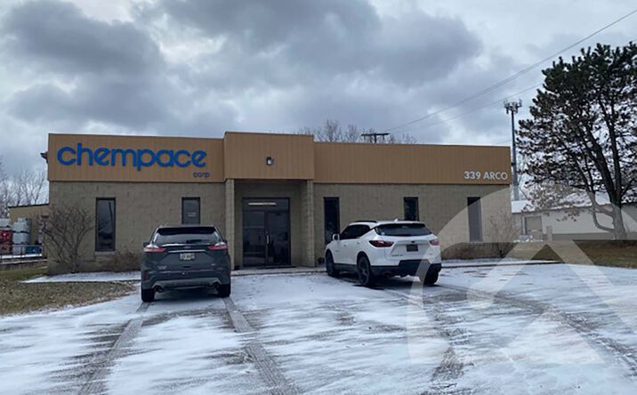 Pictures of Industrial property located at 337 - 339 Arco Dr, Toledo, OH 43607 for lease - image #1