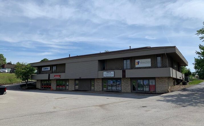 Pictures of Office property located at 3625 UTICA RIDGE Road B, Bettendorf, IA 52722 for lease - image #1