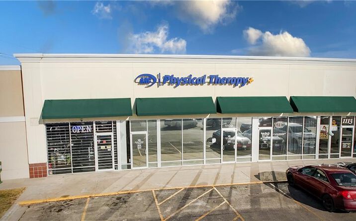 Pictures of Retail property located at 1109 S Main St, Maryville, MO 64468 for lease - image #1
