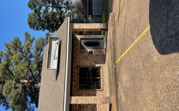 Pictures of Retail, Office property located at 4859 N Market St, Shreveport, LA 71107 for lease - image #1