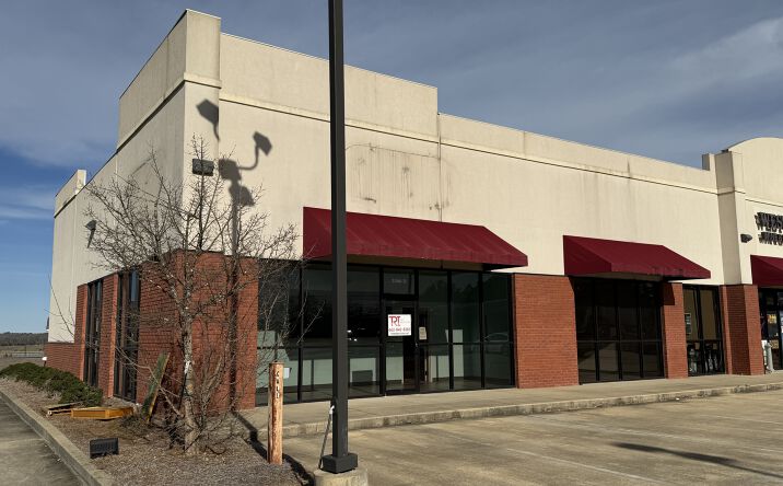 Pictures of Retail, Office property located at 3466 McCullough Blvd, Tupelo, MS 38826 for lease - image #1