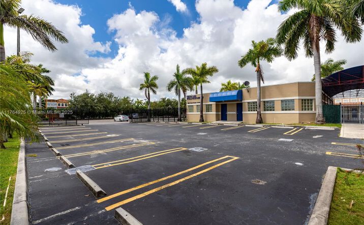 Pictures of Retail property located at 1446 N Krome Ave, Florida City, FL 33034 for lease - image #1
