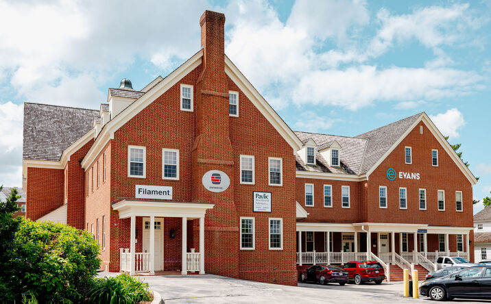 Pictures of Office property located at 440 Wells St, Delafield, WI 53018 for lease - image #1