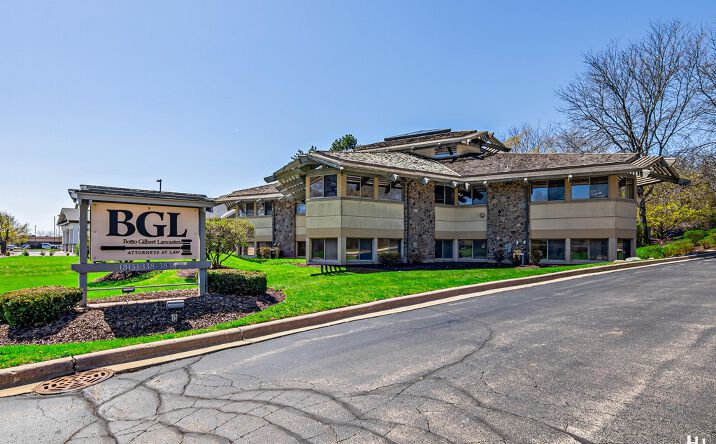 Pictures of Office property located at 970 McHenry Ave, Crystal Lake, IL 60014 for lease - image #1