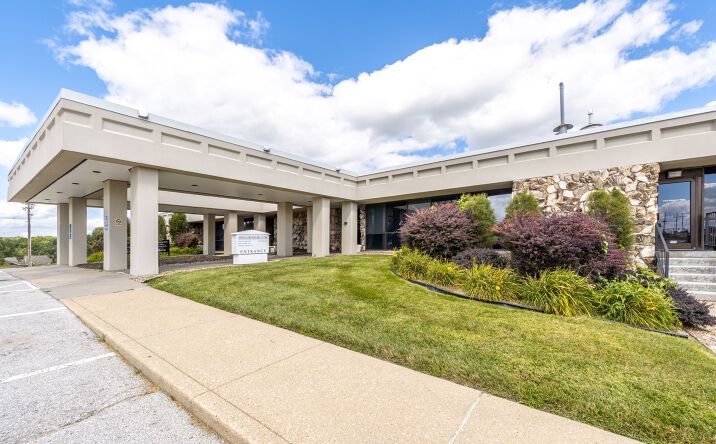 Pictures of Office property located at 11704 W Center Rd, Omaha, NE 68144 for lease - image #1