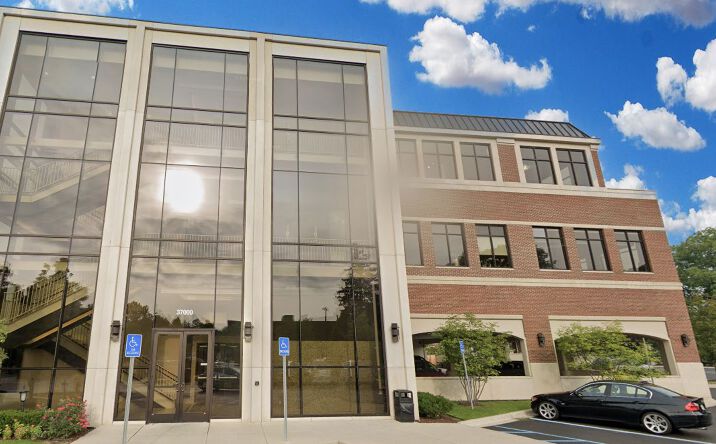 Pictures of Office, Restaurant property located at 37000 Woodward Ave Suite 225, Bloomfield Hills, MI 48304 for lease - image #1