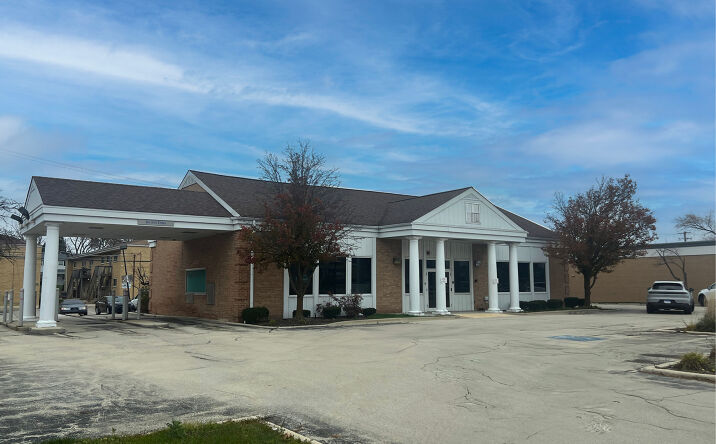 Pictures of Retail, Land property located at 600 W Roosevelt Rd, Glen Ellyn, IL 60137, Wheaton, US 60187 for lease - image #1