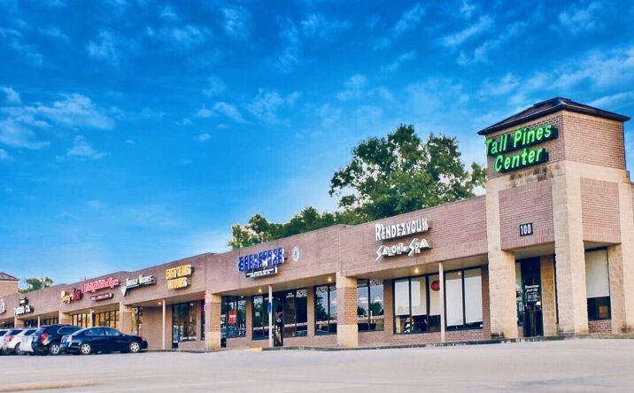 Pictures of Retail property located at 100 Tall Pines Ave, Longview, TX 75605 for lease - image #1