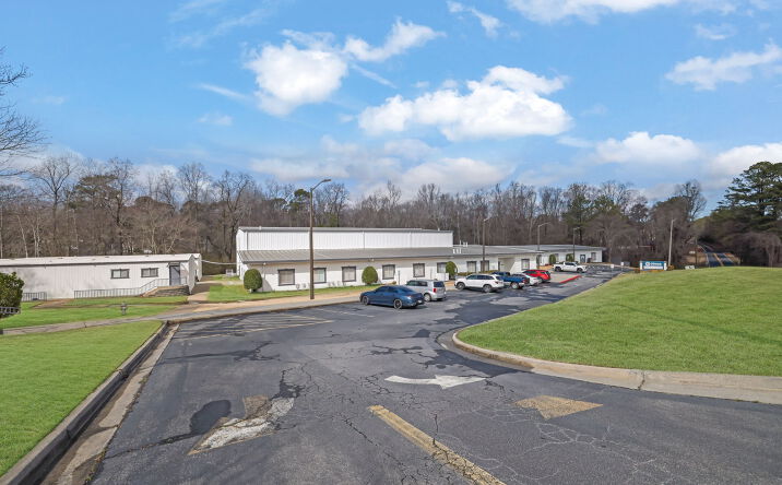 Pictures of Retail property located at 1370 Lockhart Dr NW, Kennesaw, GA 30144 for lease - image #1