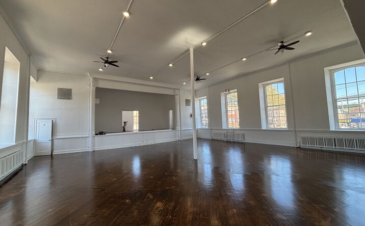 Pictures of Office property located at 4200 Ridge Ave, Philadelphia, PA 19129 for lease - image #1