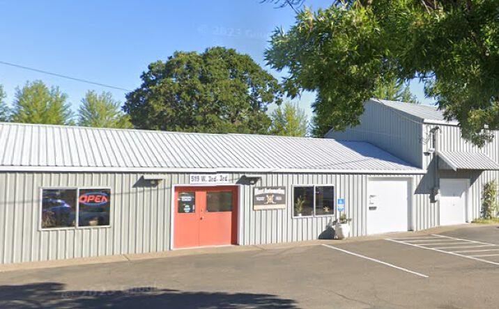 Pictures of Retail, Office, Industrial property located at 519 W 3rd St, Newberg, OR 97132 for lease - image #1