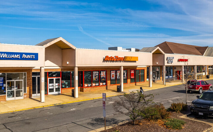 Pictures of Retail property located at 640-698 Elden St, Herndon, VA 20170 for lease - image #1