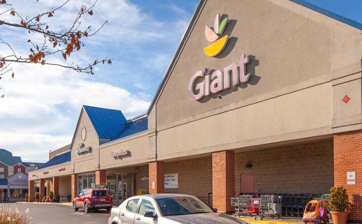 Pictures of Retail property located at 10543 Greenbelt Rd, Lanham, MD 20706 for lease - image #1