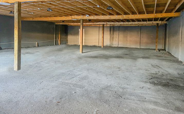 Pictures of Retail, Industrial property located at 2054 Gallatin Pike N, Nashville, TN 37115 for lease - image #1