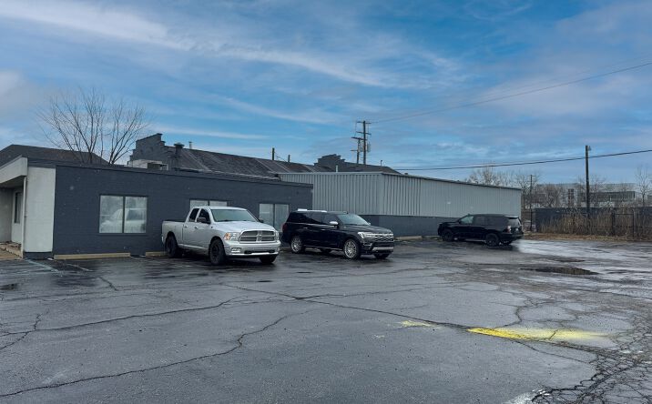 Pictures of Industrial property located at 2431 Pontiac Rd, Auburn Hills, MI 48326 for lease - image #1