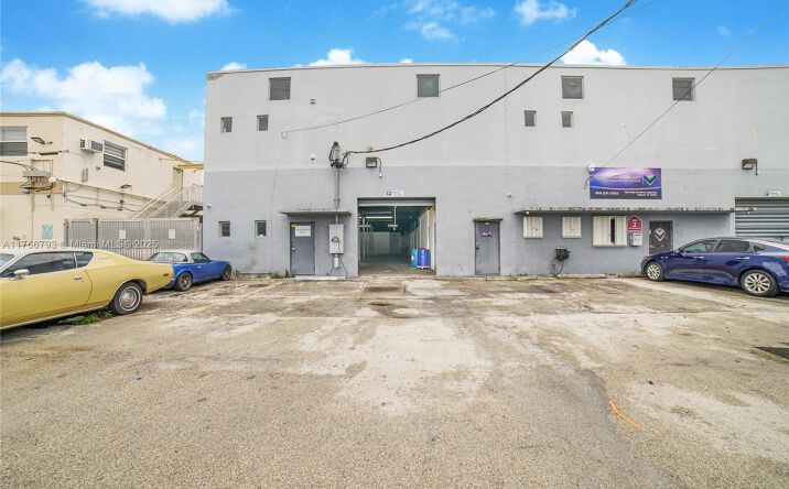 Pictures of Industrial property located at 450 W 28th St, Hialeah, FL 33010 for lease - image #1