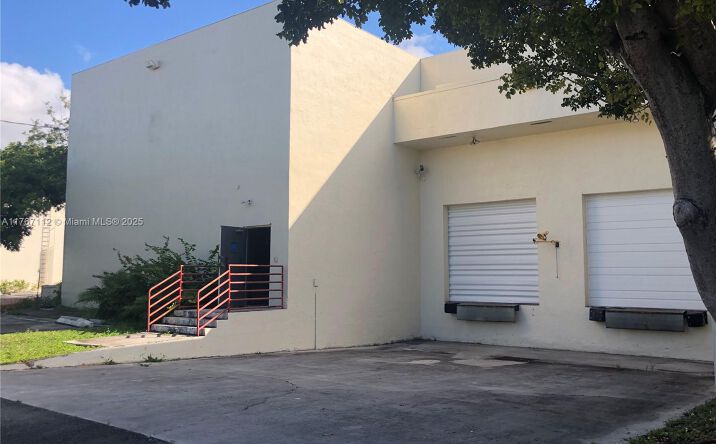 Pictures of Industrial property located at 3501 NW 54th St, Fort Lauderdale, FL 33309 for lease - image #1