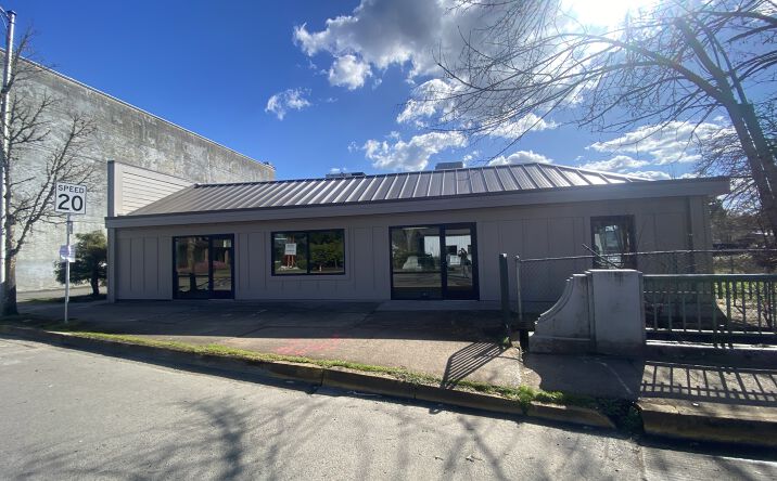 Pictures of Retail, Office property located at 303 E Main St, Cottage Grove, OR 97424 for lease - image #1