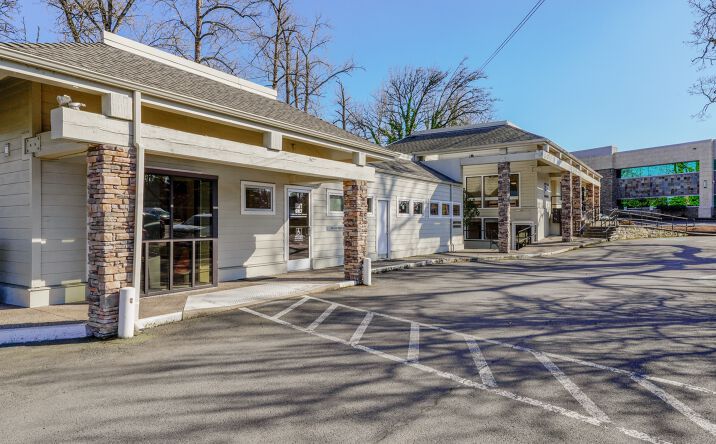 Pictures of Office property located at 660 12th St SE, Salem, OR 97301 for lease - image #1