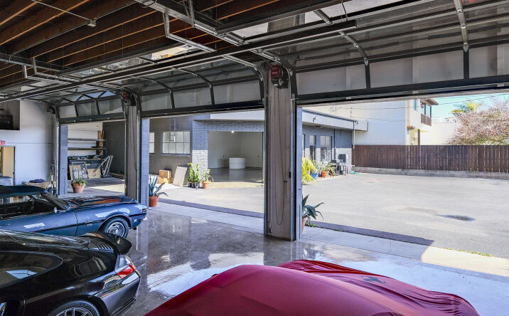 Pictures of Retail, Restaurant property located at 214 Anacapa St, Santa Barbara, CA 93101 for lease - image #1