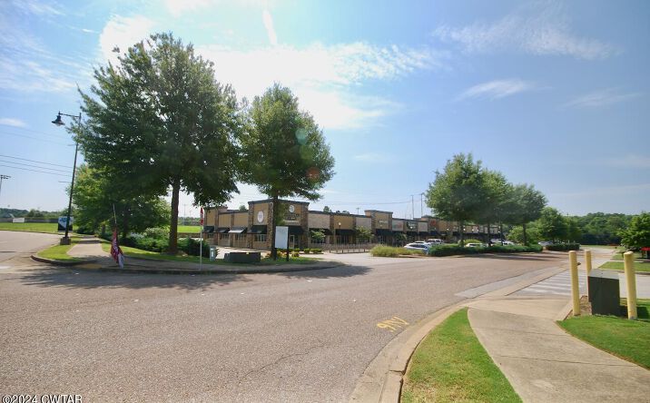 Pictures of Retail, Restaurant, Office, Industrial property located at 226 Parkstone Place, Jackson, TN 38305 for lease - image #1