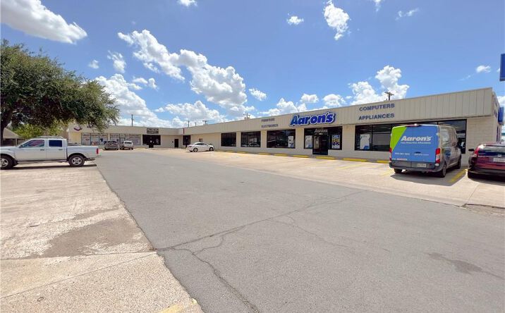 Pictures of Land, Office property located at 1601 W Business 83 Highway # B, Weslaco, TX 78596 for lease - image #1