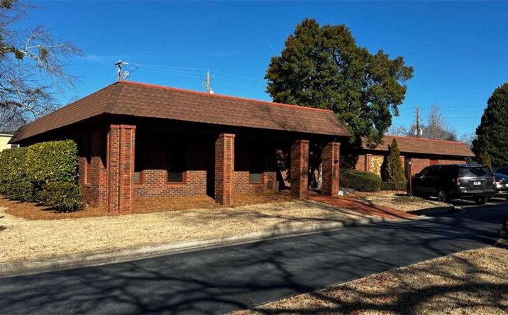 Pictures of Office property located at 63 W Candler Street W, Winder, GA 30680 for lease - image #1