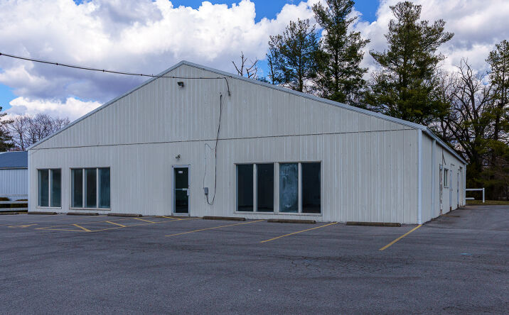 Pictures of Retail, Office property located at 340 N Dixie Blvd, Radcliff, KY 40160 for lease - image #1
