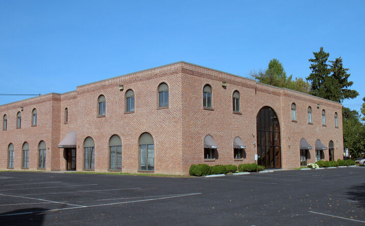 Pictures of Office property located at 219 E Main St, Mechanicsburg, PA 17055 for lease - image #1