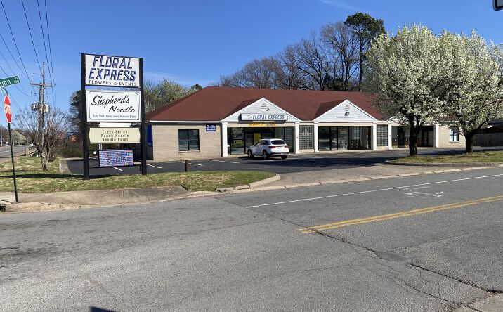 Pictures of Retail property located at 11601 W Markham St, Little Rock, AR 72211 for lease - image #1